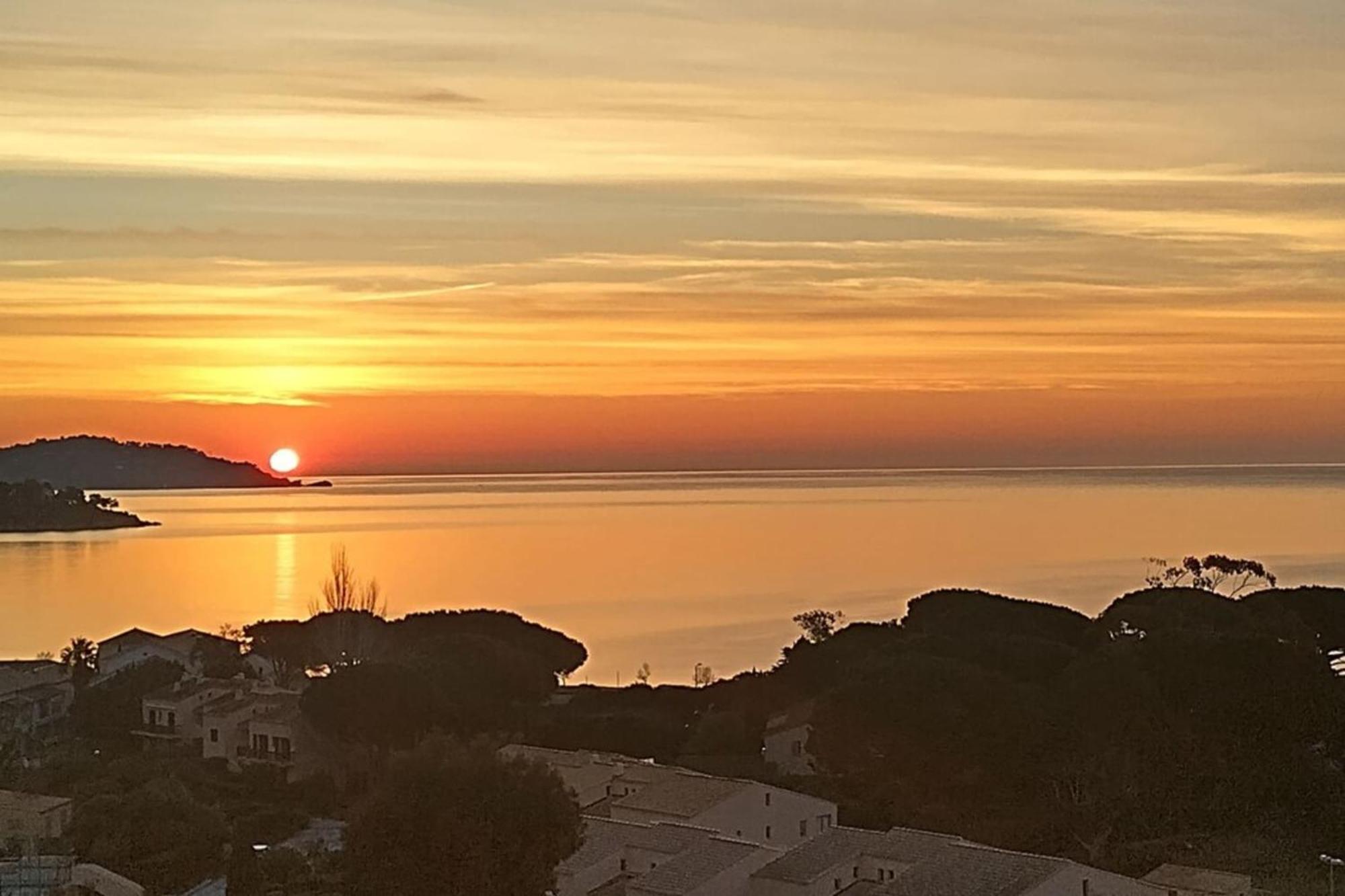 T2 In Saint-Clair - Exceptional View! Rated 3 Apartment Льо Лаванду Екстериор снимка