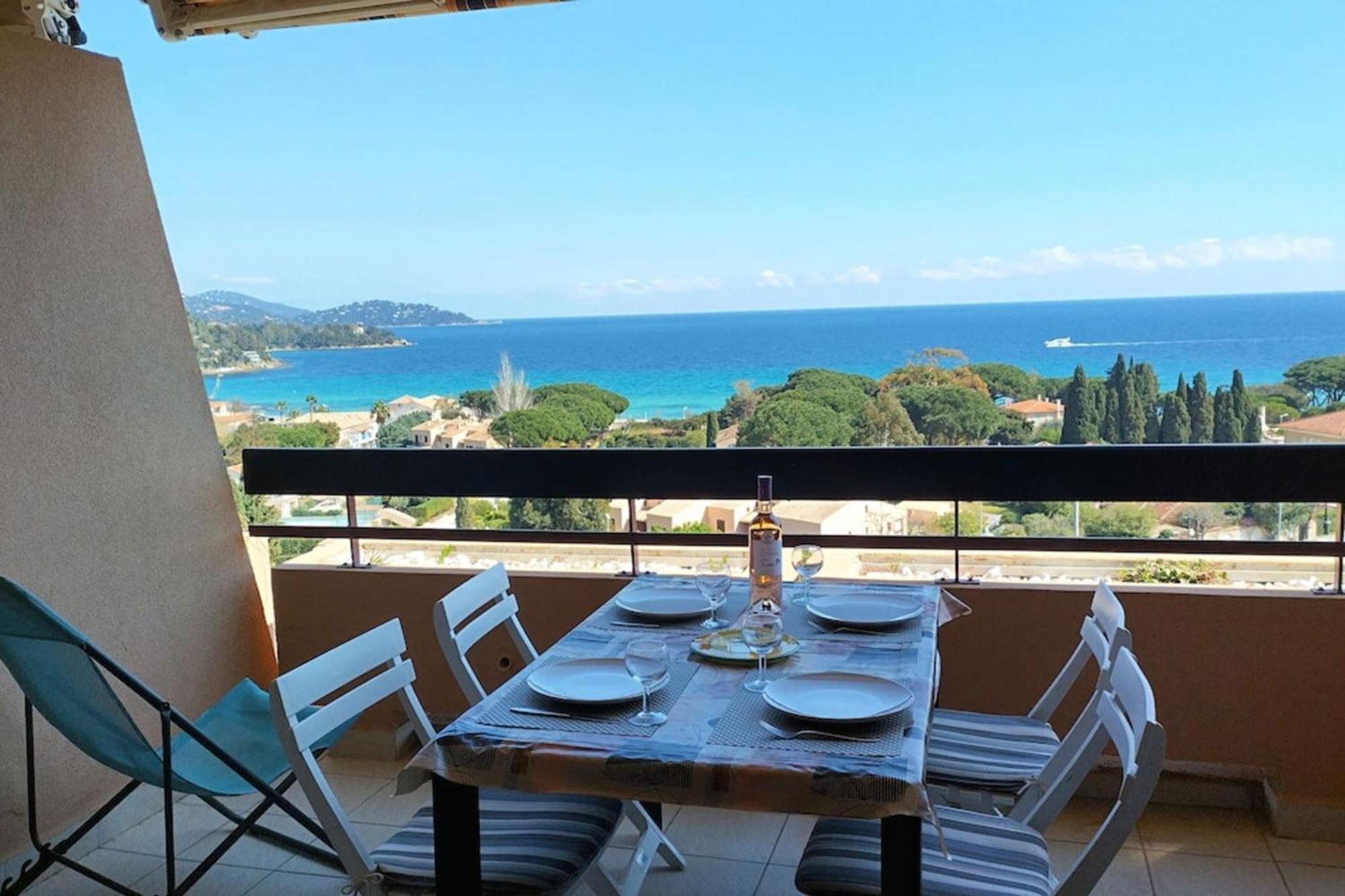 T2 In Saint-Clair - Exceptional View! Rated 3 Apartment Льо Лаванду Екстериор снимка